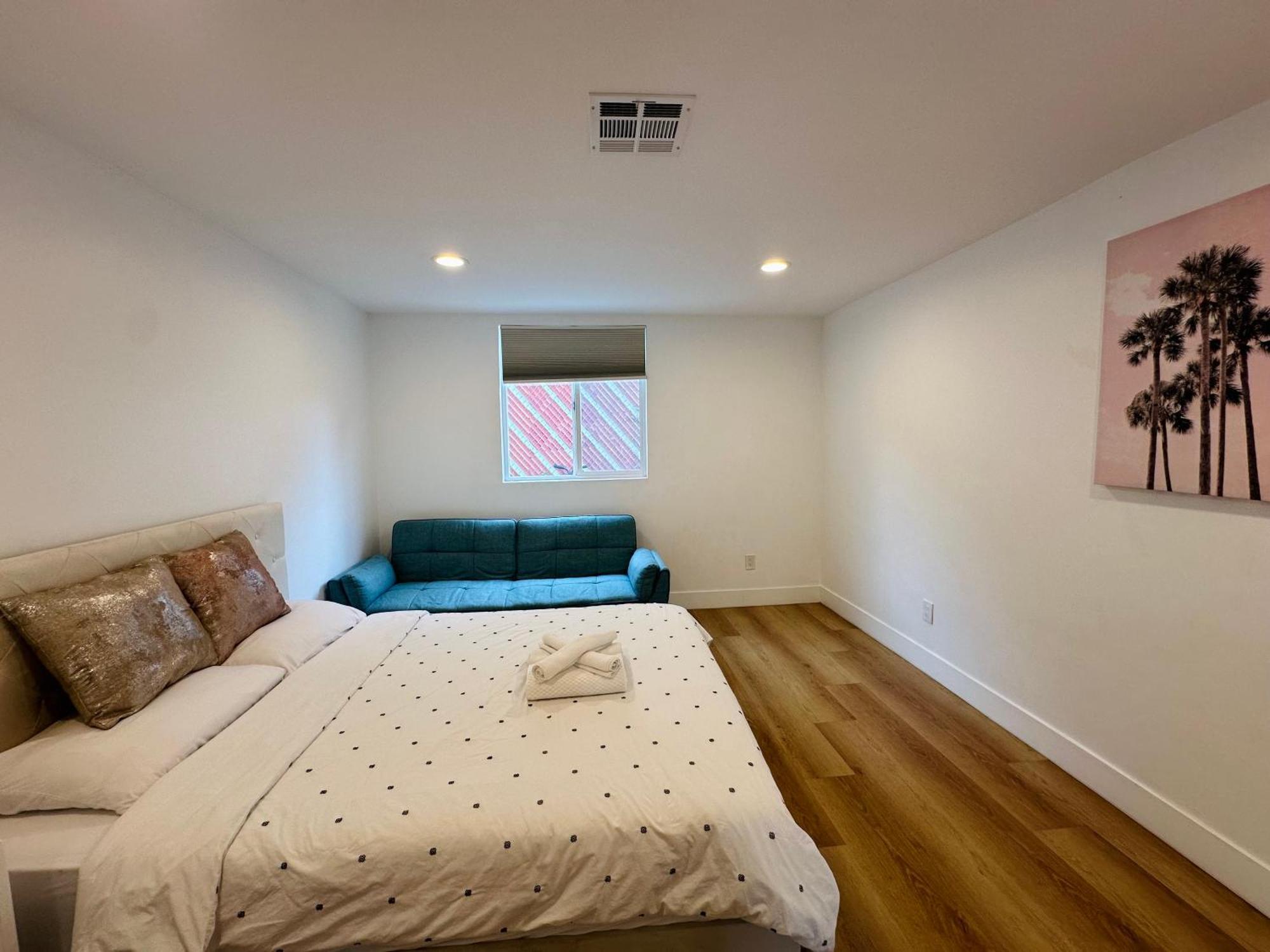 Homestay Chic And Secure Private In Modern 6