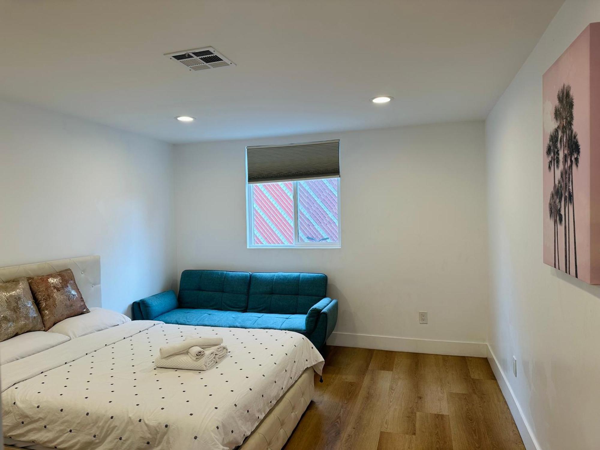 Chic And Secure Private In Modern 6 Homestay